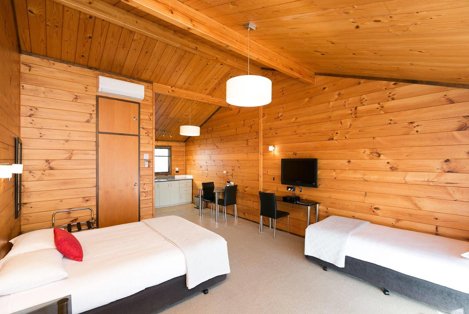 Lockwood Manor Motel Ню Плимут Екстериор снимка